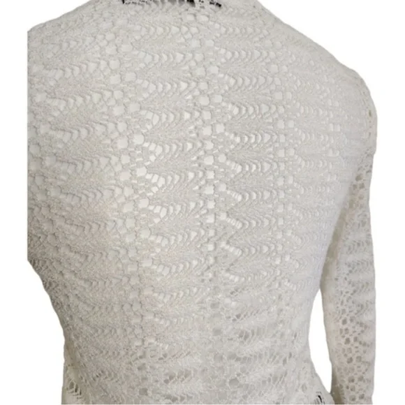 Rampage Crocheted Lace Keyhole Tie Bell Sleeve Blouse EUC sz S - Picture 6 of 14